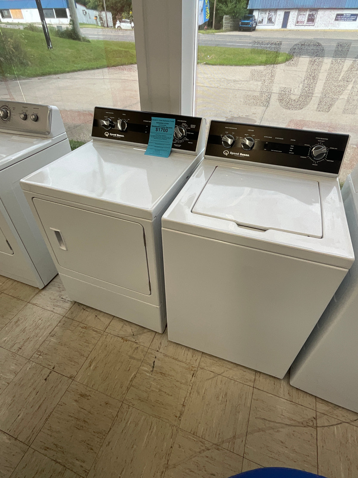 SpeedQueen Washer Gas Dryer set